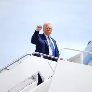 Trump Lands in Saudi Arabia, Kicking Off Tour of Gulf States